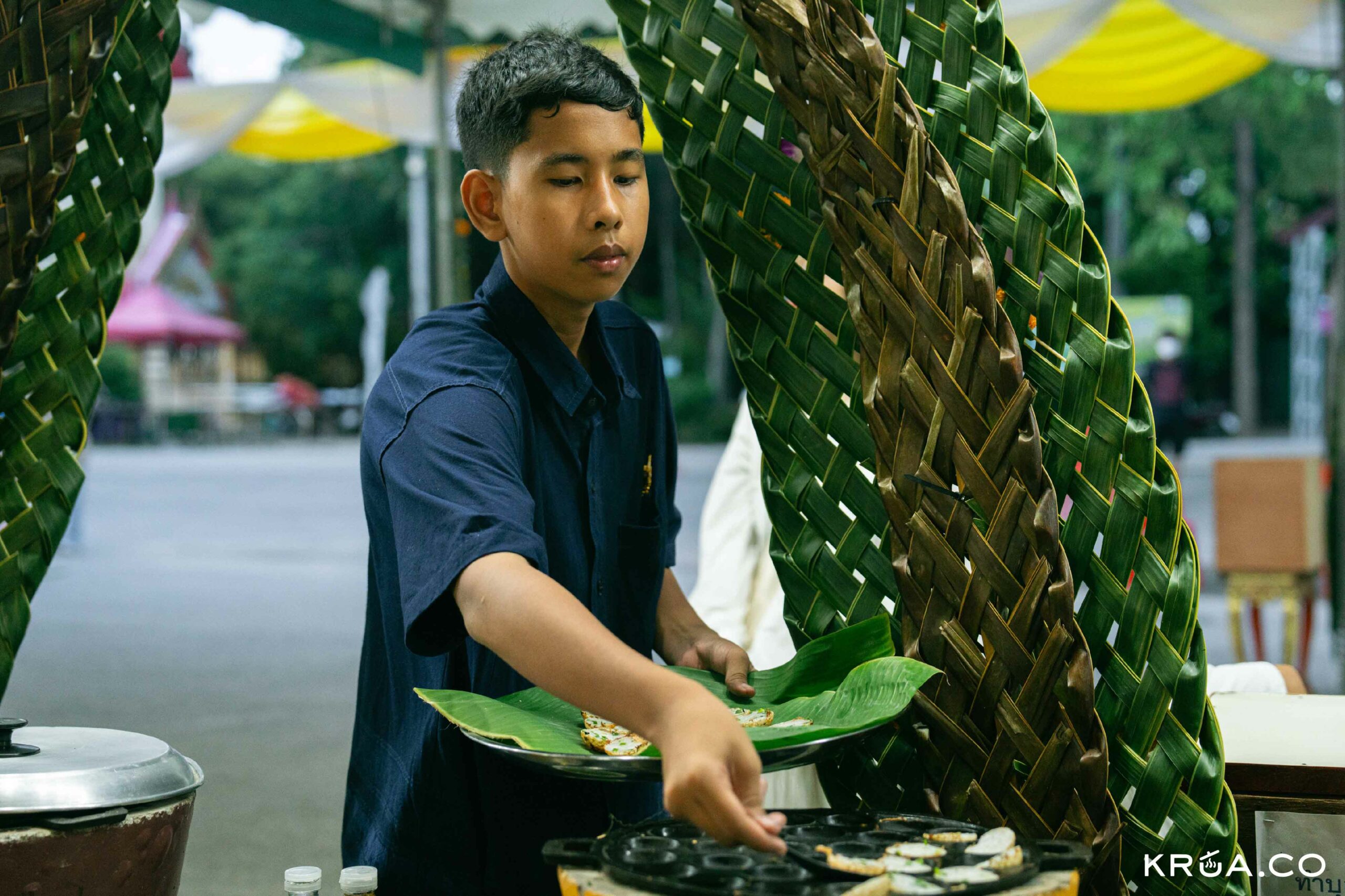 ตักบาตรขนมครก,วัดแก่นจันทร์เจริญ,ขนมครกน้ำตาลทราย,ตักบาตรขนมครกน้ำตาลทราย,บุญสารทเดือนสิบ,วิทีทำขนมครก,บุญสารทเดือน 10