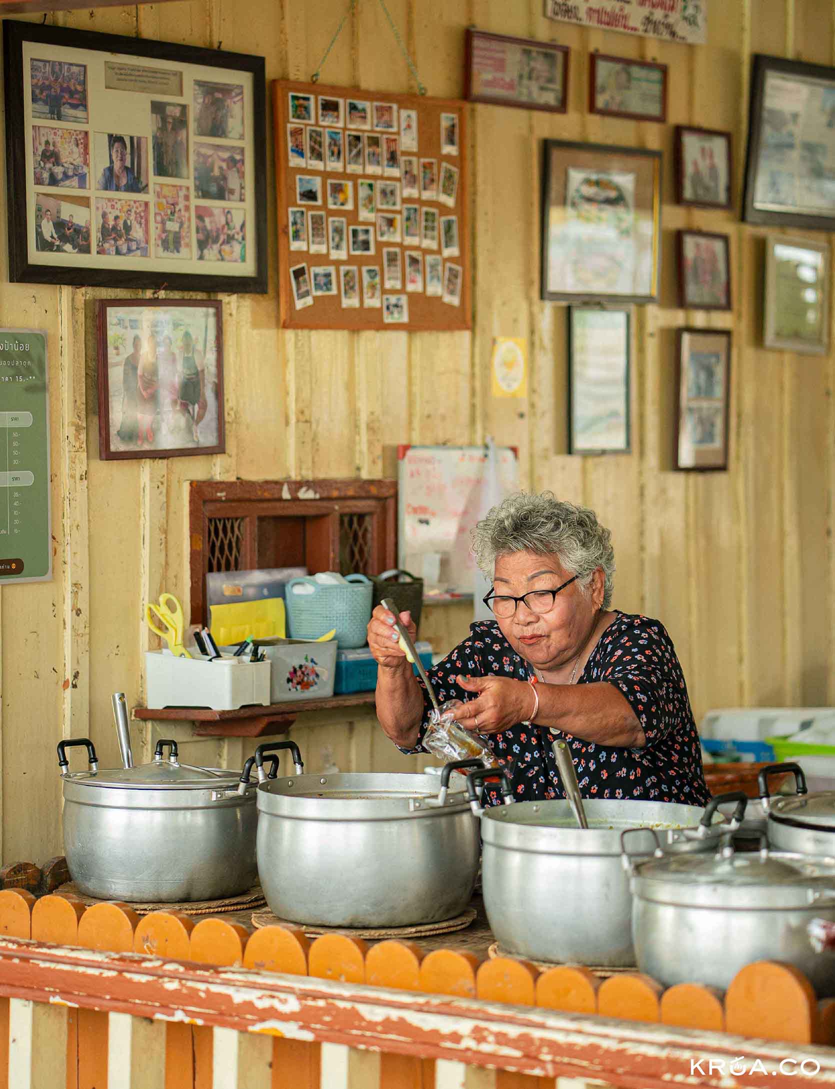 ข้าวแกงกระทงป้าน้อย, เที่ยวราชบุรี, ร้านอร่อยราชบุรี,ราบุรีกินอะไรดี,เที่ยวด้วยรถไฟ,ข้าวแกงกระทงป้าน้อย ราชบุรี  